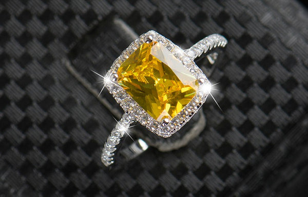 2 Carat Elegant Ring - Canary Yellow